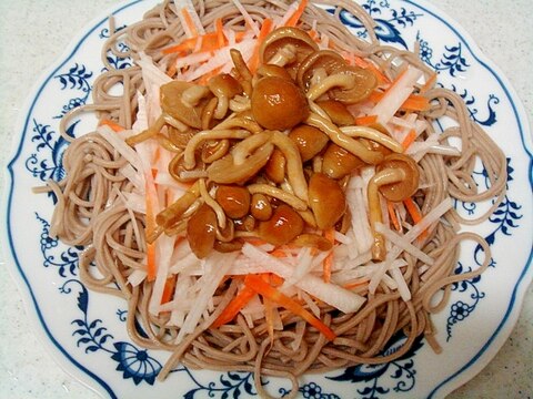 なめこと千切り野菜のお蕎麦